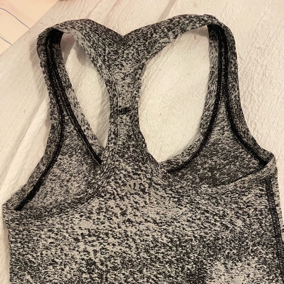 lululemon nulu tank size 6. black & white confetti print - Picture 2 of 4